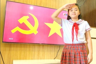Hơn 1 triệu học sinh ở Xứ Nghệ đón khai giảng đặc biệt qua điện thoại và tivi